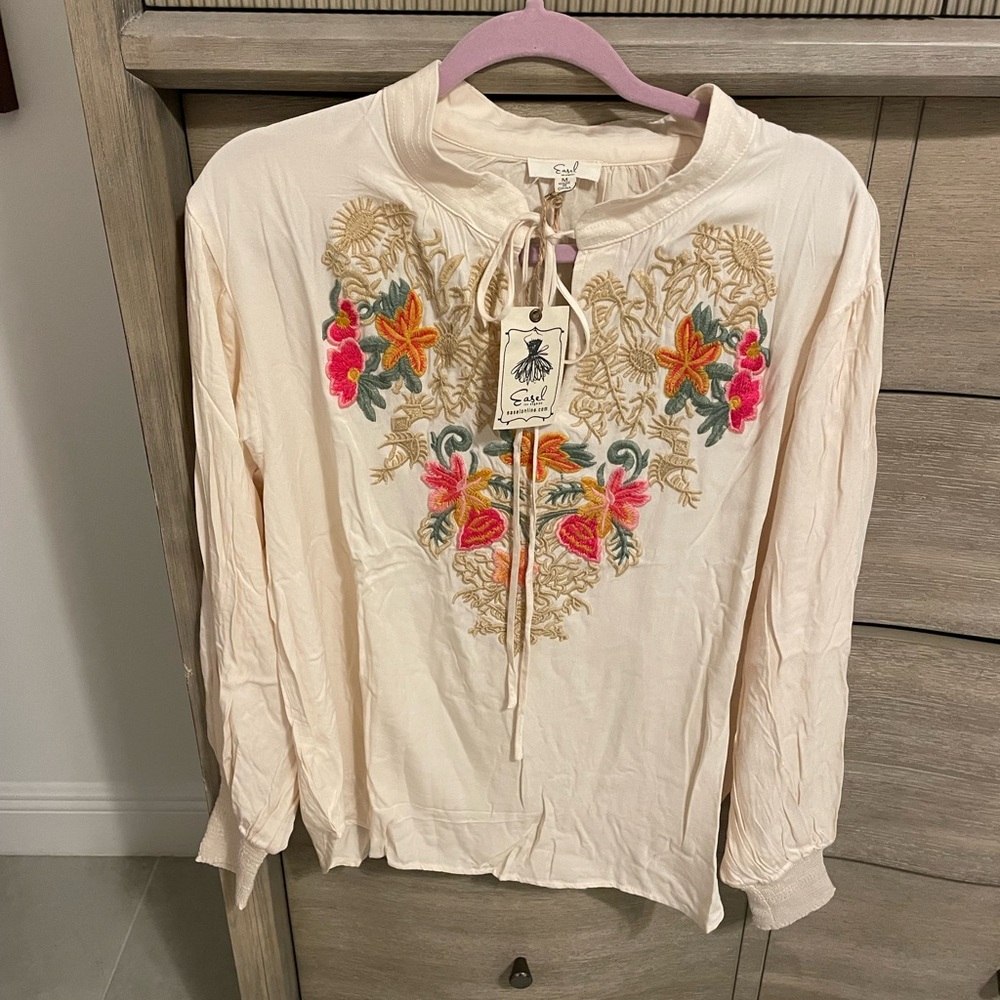 Easel Embroidered Cream Blouse